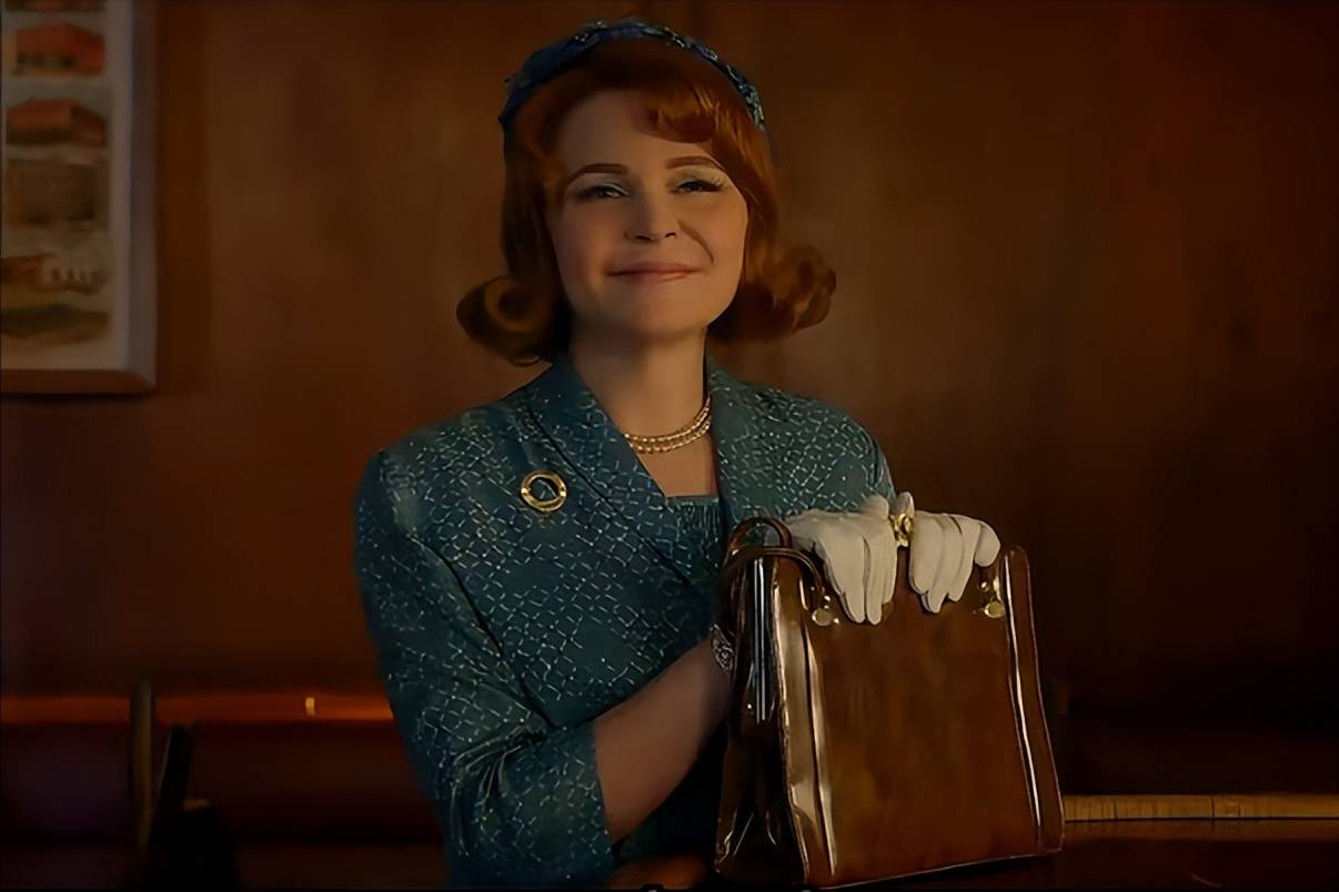 《致命女人》:被家庭主妇耽搁的女人,男人只会影响她拔剑的速度