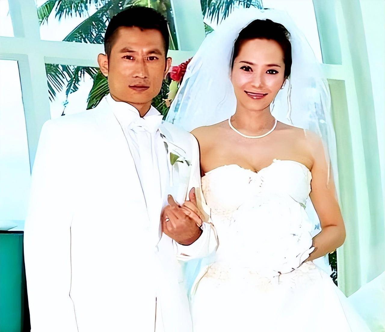 12年前,那个倒贴3套房嫁到河南农村的混血港姐郭羡妮,怎样了