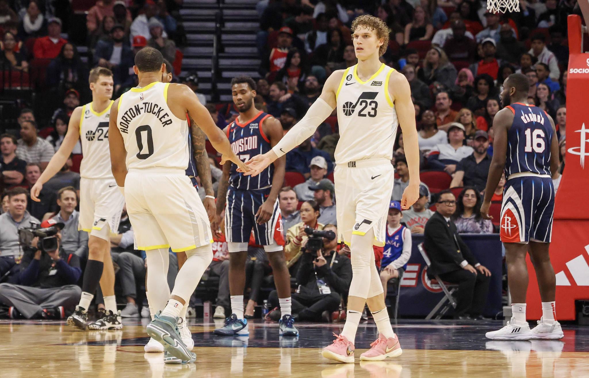 10 5内线这是要加盟湖人了,这下浓眉在场要轻松了_奥利尼克_交易_机会