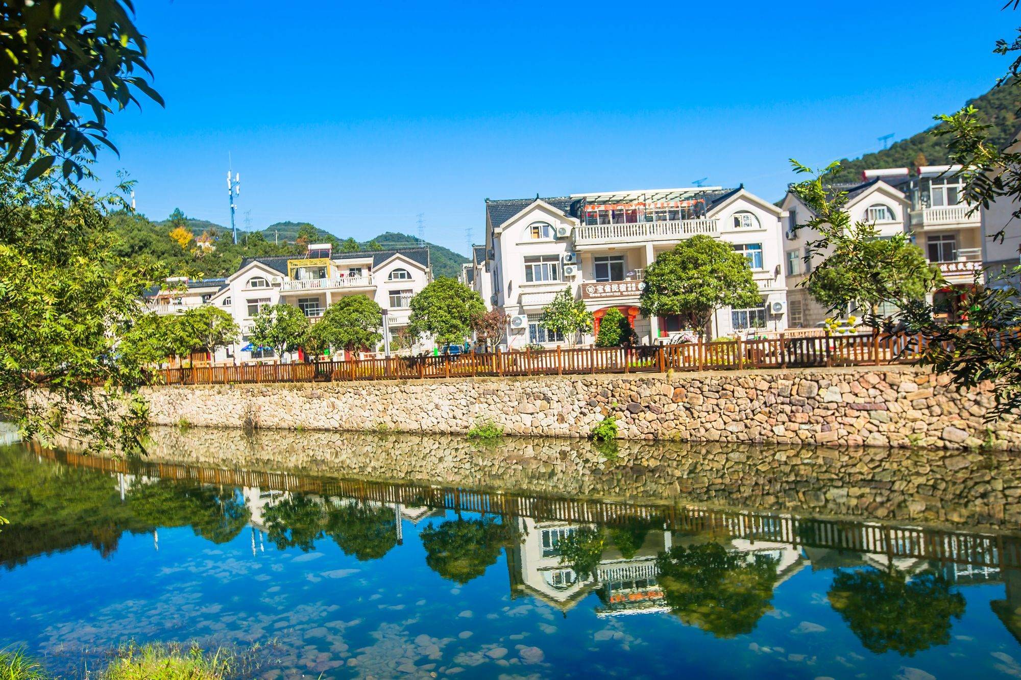 浙江三门有一座潘家小镇,环境优美,空气好,是休闲游的好去处_青山绿水