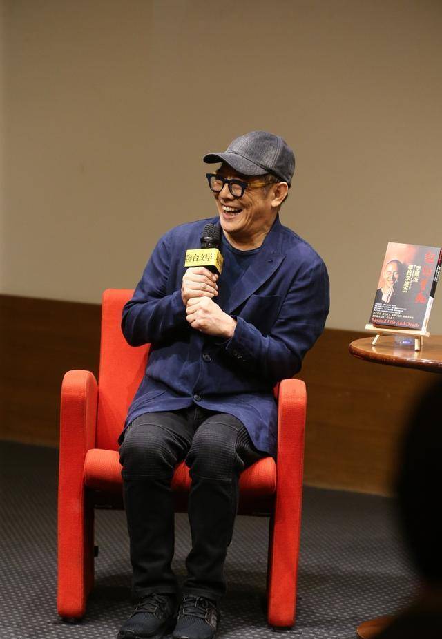 李连杰近照引争议!