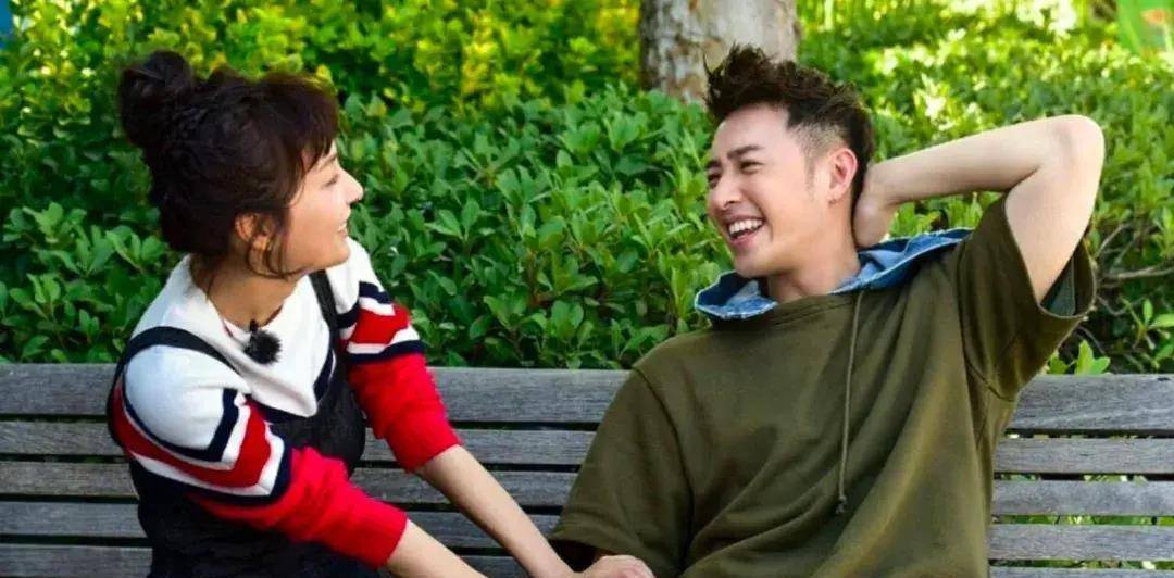 从事件背景来看,吴昕和郑恺的绯闻可以追溯到四年前.