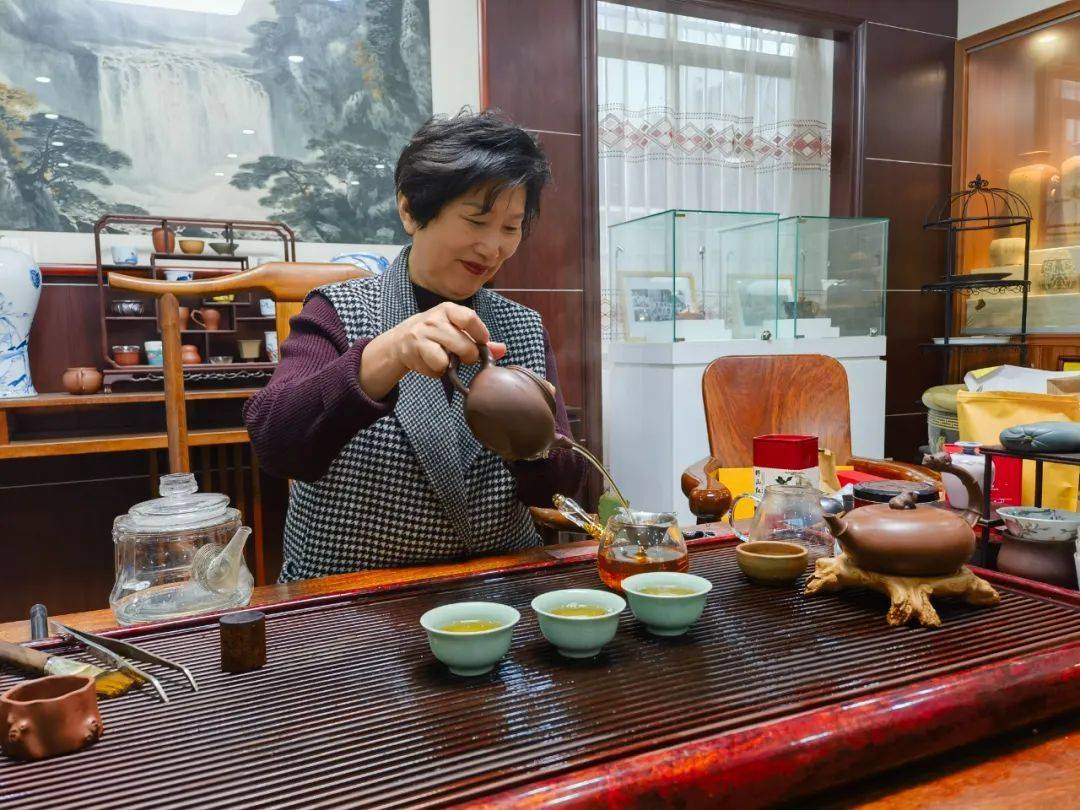 蒋艺华出任2024"第一缕阳光"全球公益宣传大使_紫砂_活动_中国