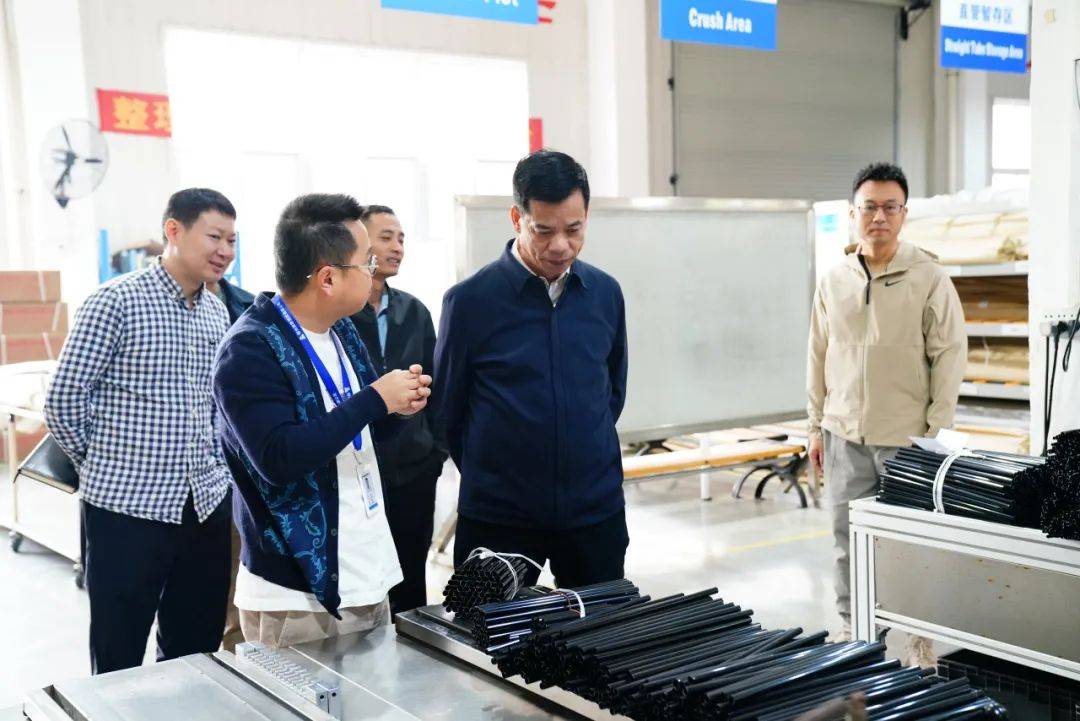 进车间,看生产,问需求,何培俊调研阳和工业新区企业_发展_柳州_产品
