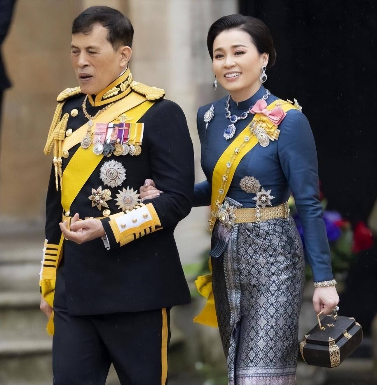 带着苏提达看演唱会,穿上情侣装秀恩爱_王室_后宫_未来