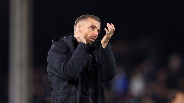 狼队主帅加里·奥尼尔在更多var争议后与官员举行赛后会议_富勒姆