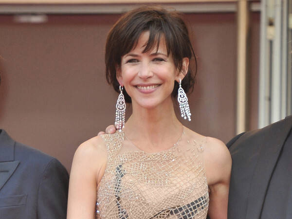 苏菲玛索:虽未婚育生俩娃,却展现狂野与优雅并存的人生魅力!