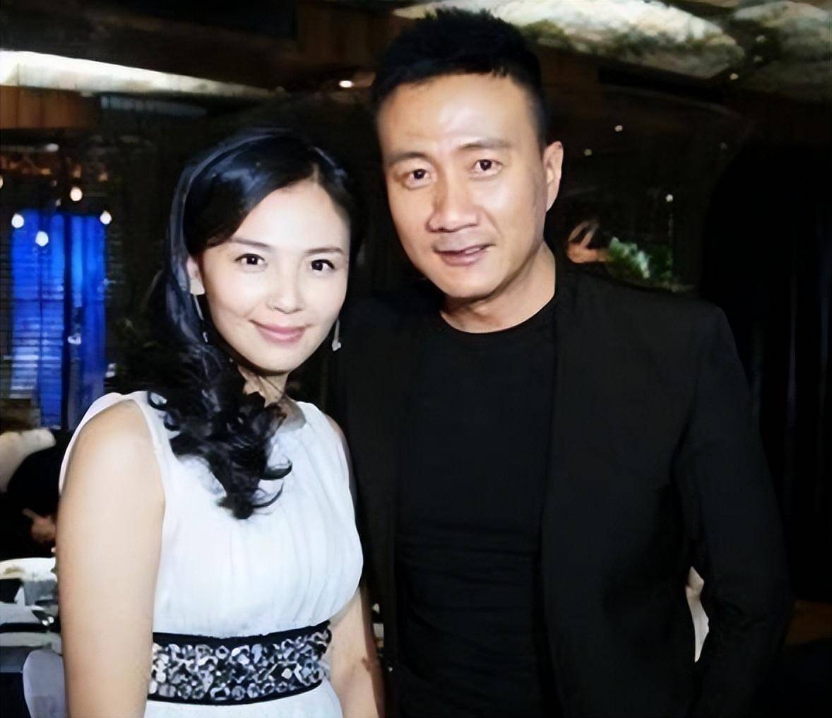 曝二字影帝在ktv卫生间出轨嫩模,胡军,沈腾,均躺枪_阿飞_靳东_孩子