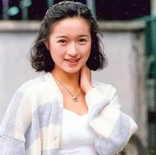 她曾是美少女,后悔带蓝洁瑛入圈,巅峰转行服饰业,今胖到认不出_杨羚