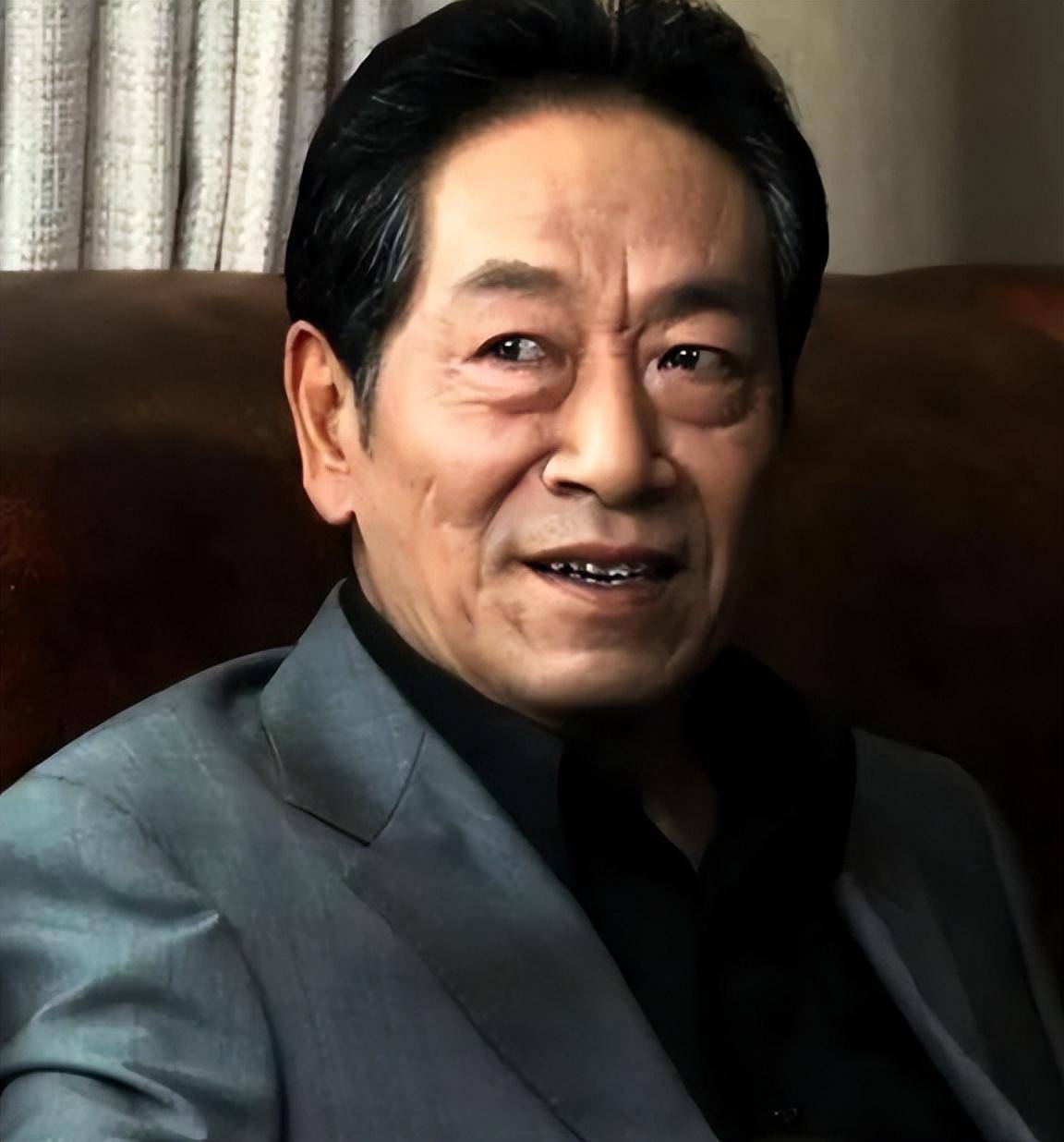 演员王奎荣:68岁娶小37岁饶芯语,71岁老来得女,近况如何?