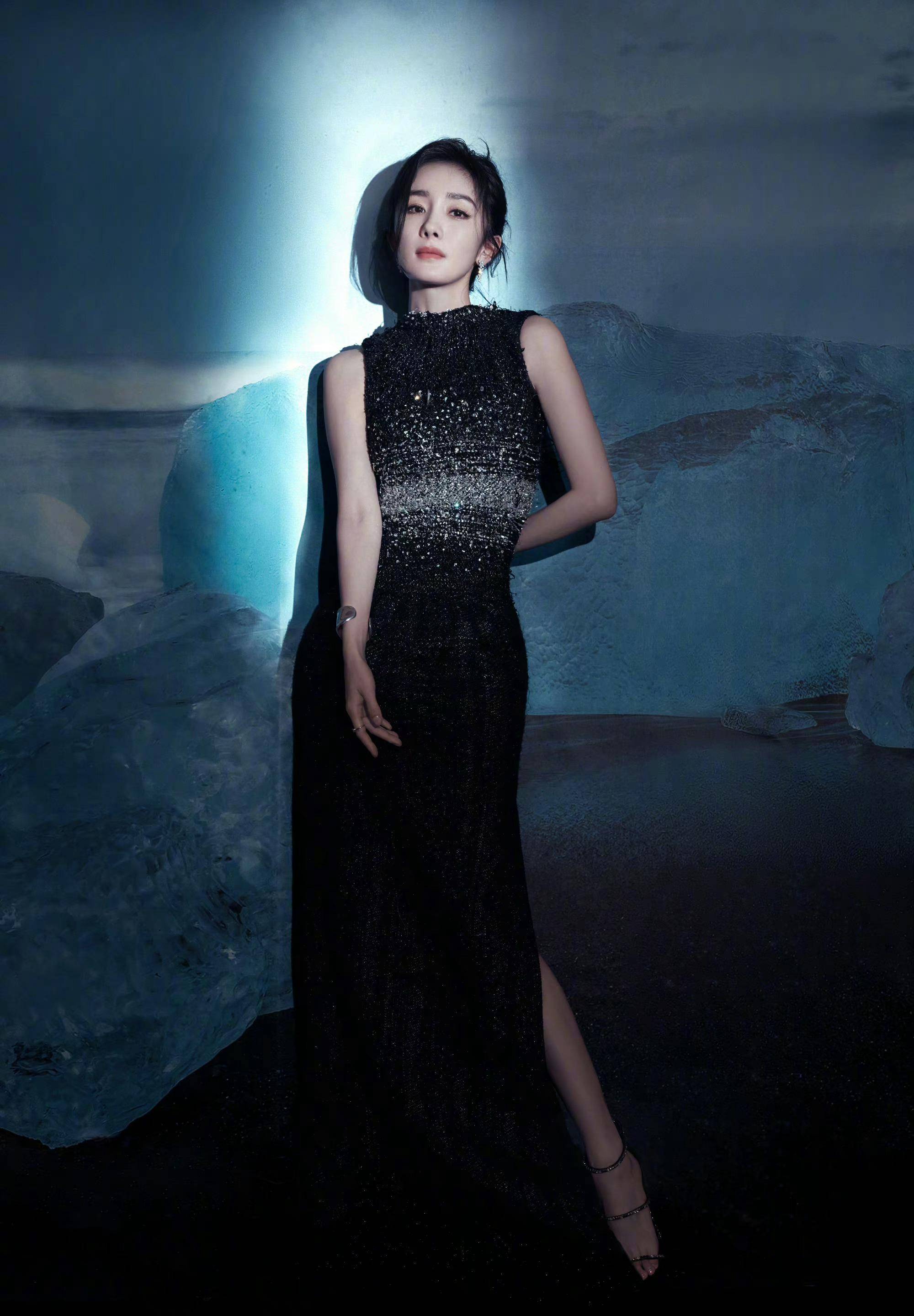 内娱女星爱高定:杨幂高贵,刘亦菲梦幻,宋茜性感,关晓彤绝了_系列_女