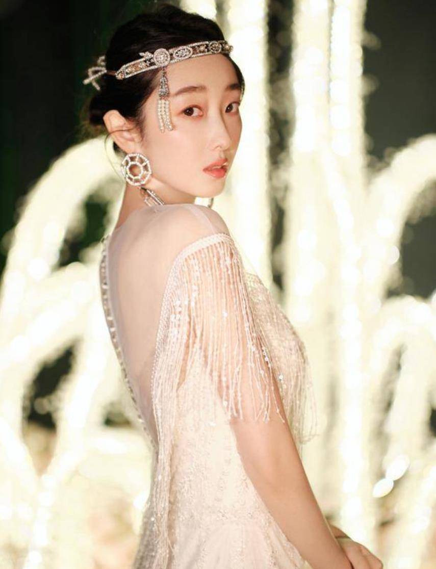 蒋梦婕超仙"流苏裙"美翻众人,举手投足尽显柔美,网友:林妹妹_时尚