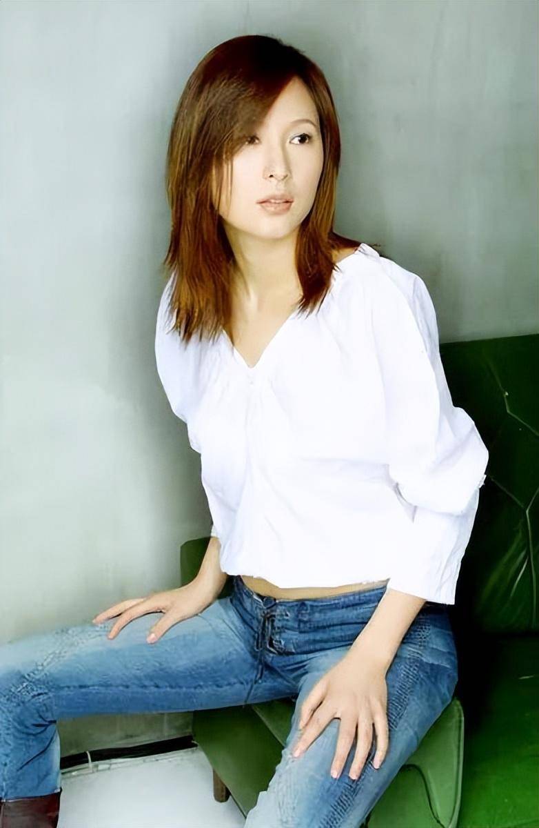 44岁过气歌手黄义达与唐嫣经纪人纪如璟隐婚?