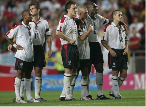 迈克尔·欧文彻夜难眠,想知道黄金一代为什么没有赢得任何东西_英格兰