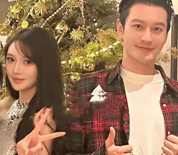 消息曝光后,许多网友为黄晓明的前妻angelababy感到不平,原因在于