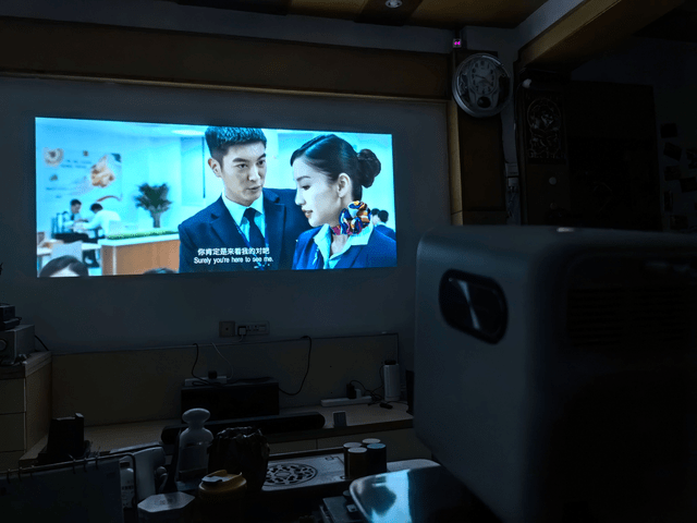 更好看,更好听的万播M1 Pro投影仪来了,年轻人们冲吧!