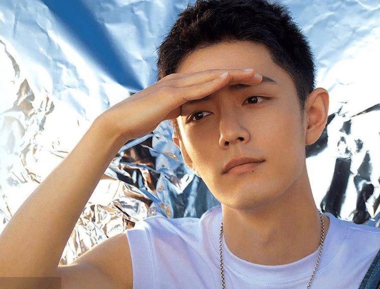 男主不是肖战蔡徐坤,却也令大家倍感满意_小说_演技_朱正廷