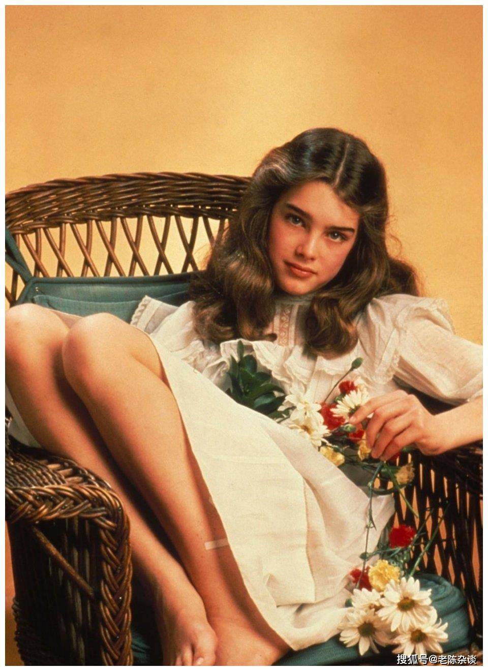 首先,从颜值方面来看,波姬小丝拥有一张精致绝美的脸庞.