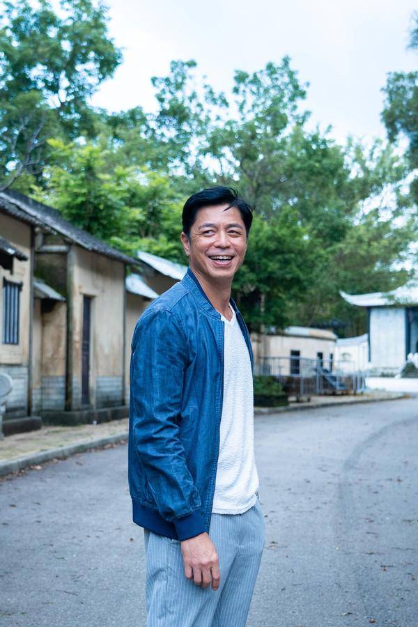 对于未来,何启南表示自己还是很喜欢演戏,他喜欢影视圈可以百花齐放