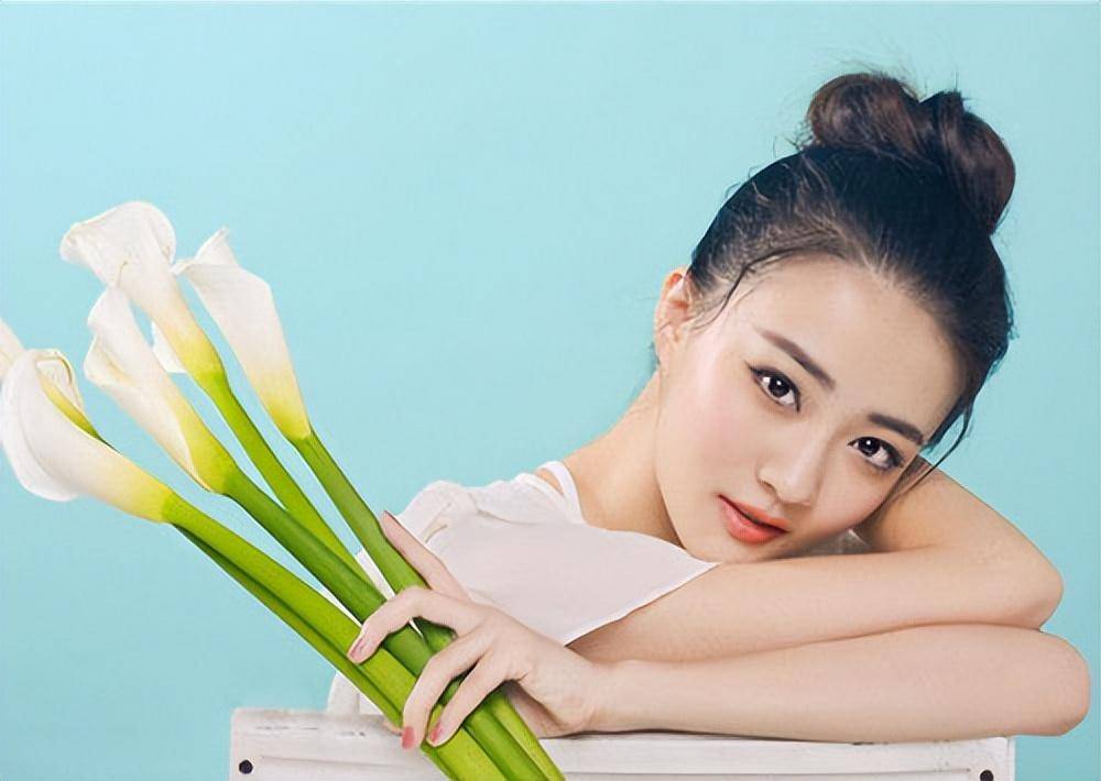 白富美徐璐,14岁就遭杨幂妒忌,27岁身家上亿,坐拥多套豪宅_背景_事业