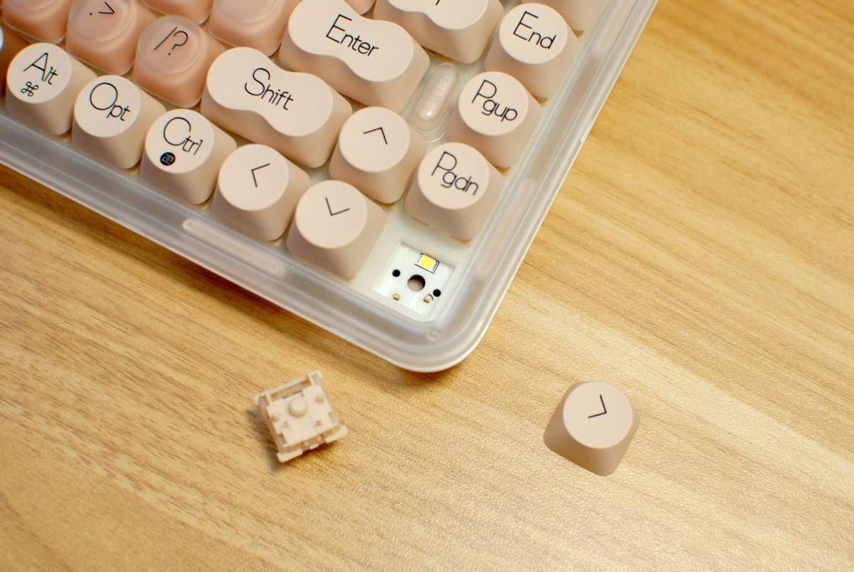 女生专属，最强颜值机械键盘洛斐Lofree粉底液来了