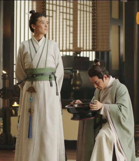 本是天才的他,因改良服用张仲景的"五石散",毒害后世几百年_何晏_曹操