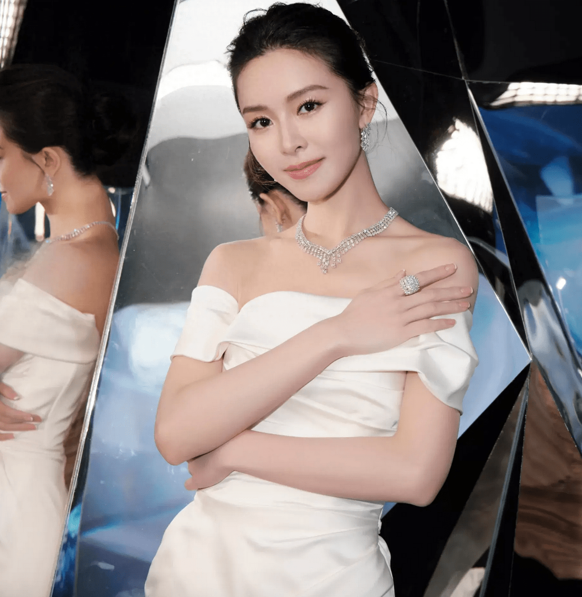 文咏珊写真图集,亚冠利雅得新月vs纳萨吉玛赞达兰:今晚进球少_比赛