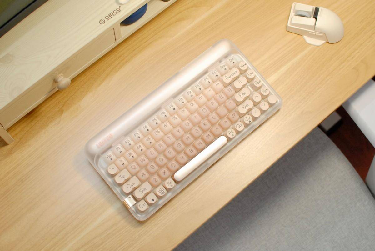 女生专属，最强颜值机械键盘洛斐Lofree粉底液来了