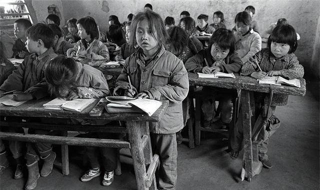 苏明娟:30年前,她因一双"大眼睛"震撼全国,现在怎么样了?