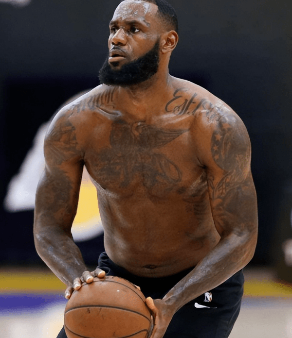 詹姆斯可是专业团队,他们对于詹姆斯体脂率随着位置和打法改变,也在不