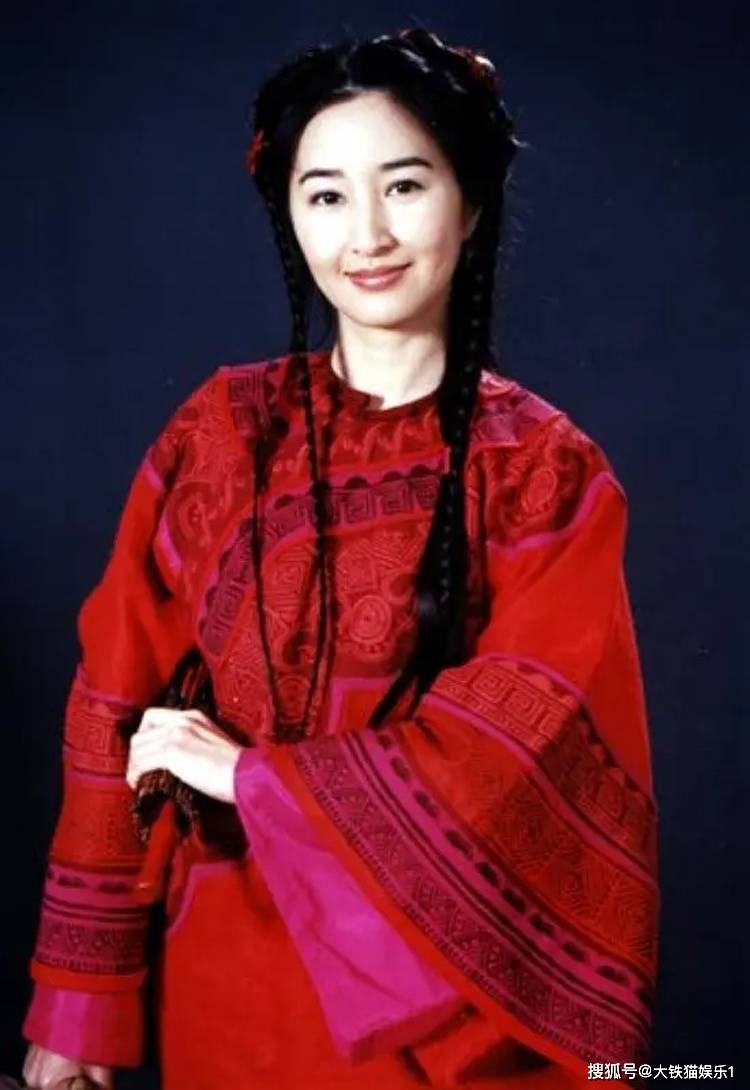 02,《燒餅皇后》:一人分飾兩角切換自如,女主氣場十足2001年播出的