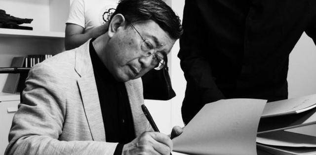 易中天评价很犀利,但不及金庸风趣幽默_先生_文学_中国