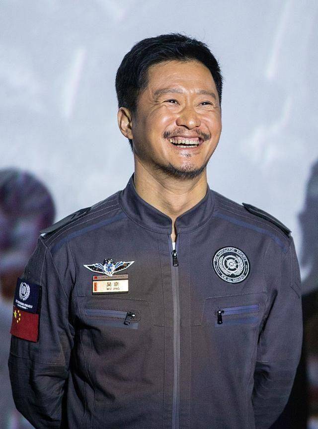 年,从无名小子变成了票房神话,他配得起我们的掌声_甄子丹_武术_电影