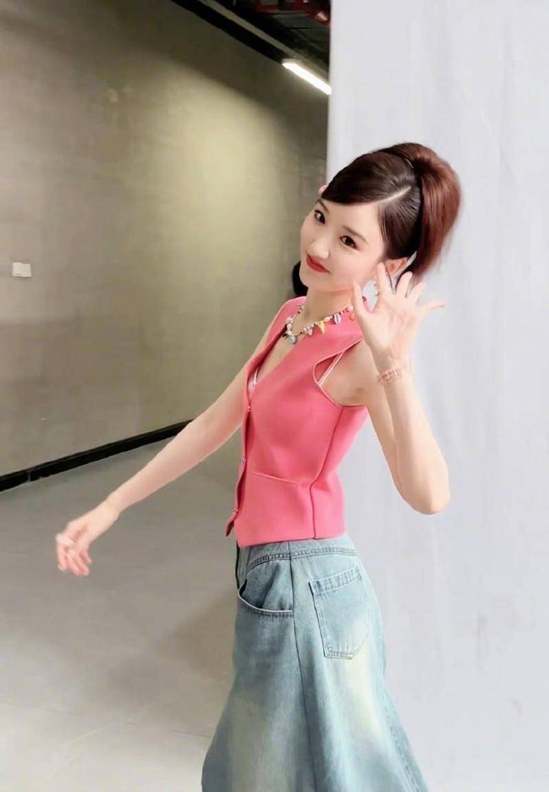 毛晓彤瘦到离谱!