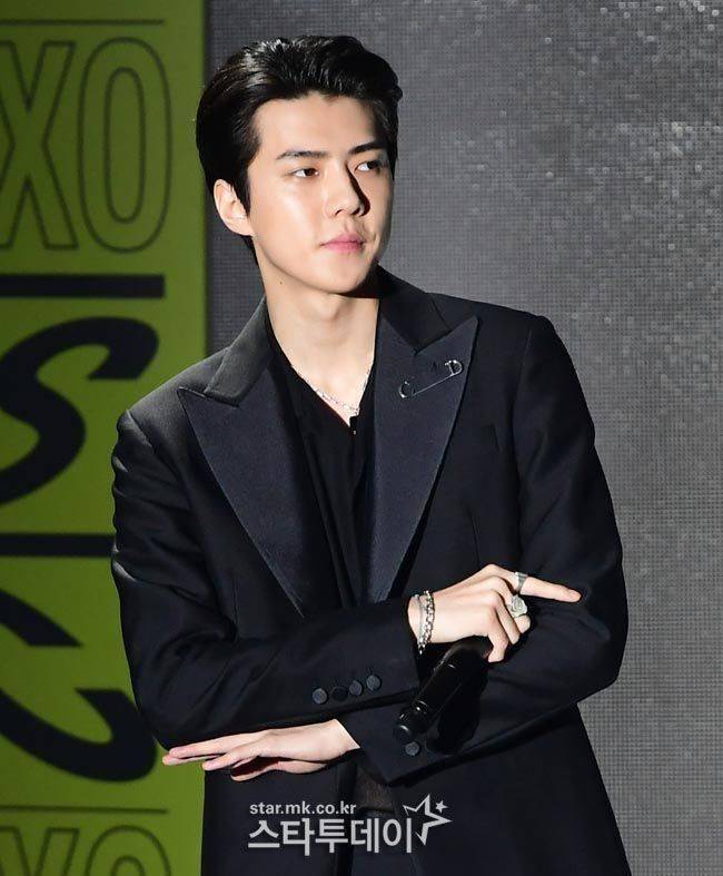 被扒私会富婆站姐,画面曝光,抽烟醉驾,黑料一箩筐_偶像_形象_明星