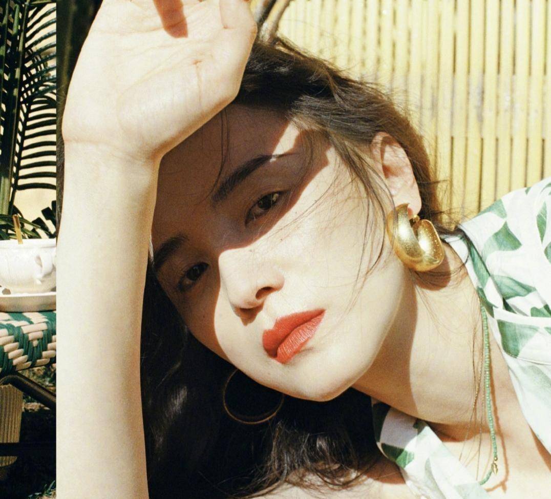 连鱼尾纹都充满着女人味_气质_时候_殷桃