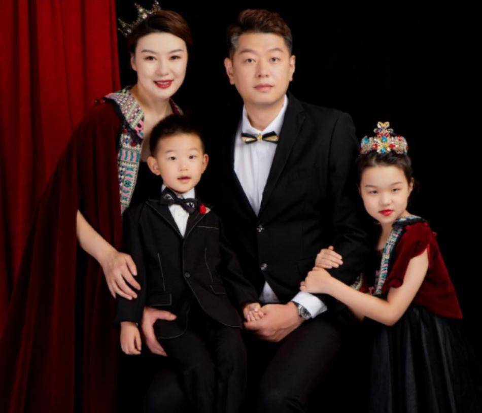 39岁妻子气质出众,生一儿一女_莫科_生活_周雅菲