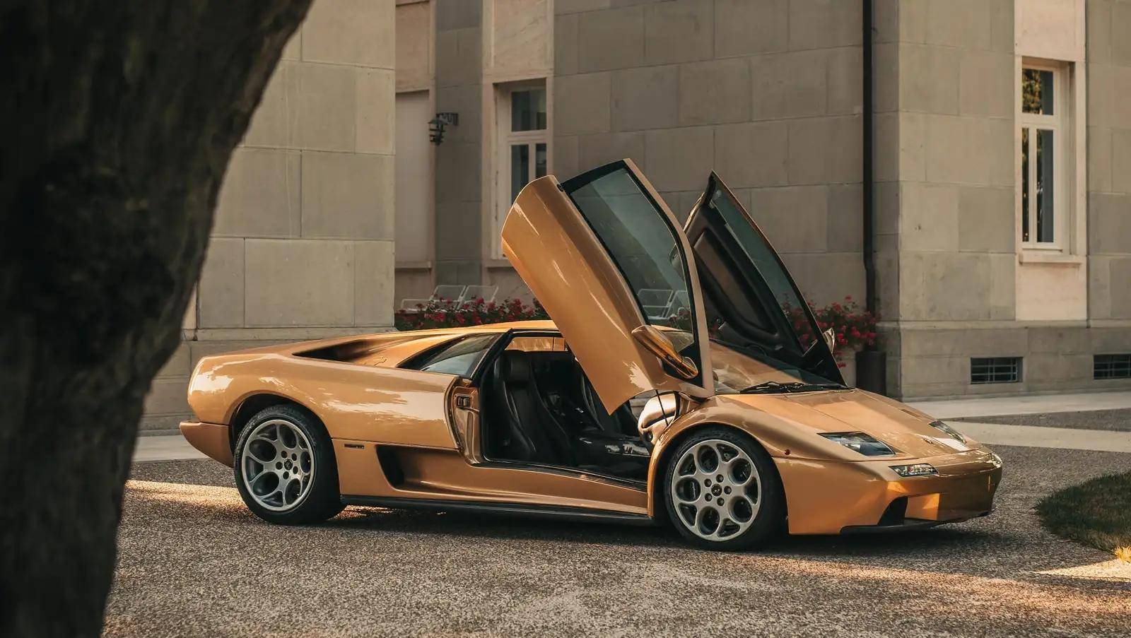 兰博基尼 diablo13迈凯轮 f1可能有些朋友会在这款车上与我争论,但我