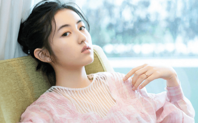 5岁成名的张子枫,因荧屏初吻上热搜,网友:实名羡慕梁靖康_因为_妹妹