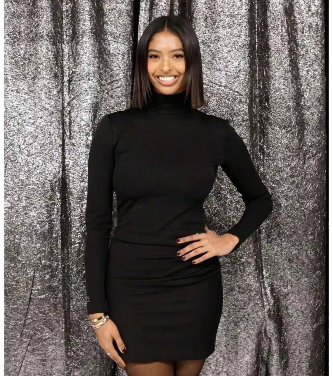 瓦妮莎带着大儿子走红毯!