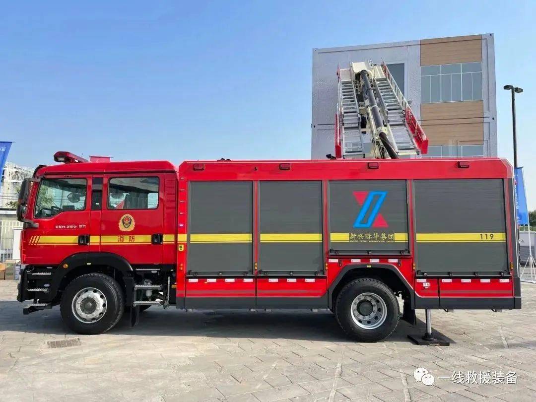 举高灭火功能装备采用akron3482 5177消防炮,halembp消防泵,流量可达