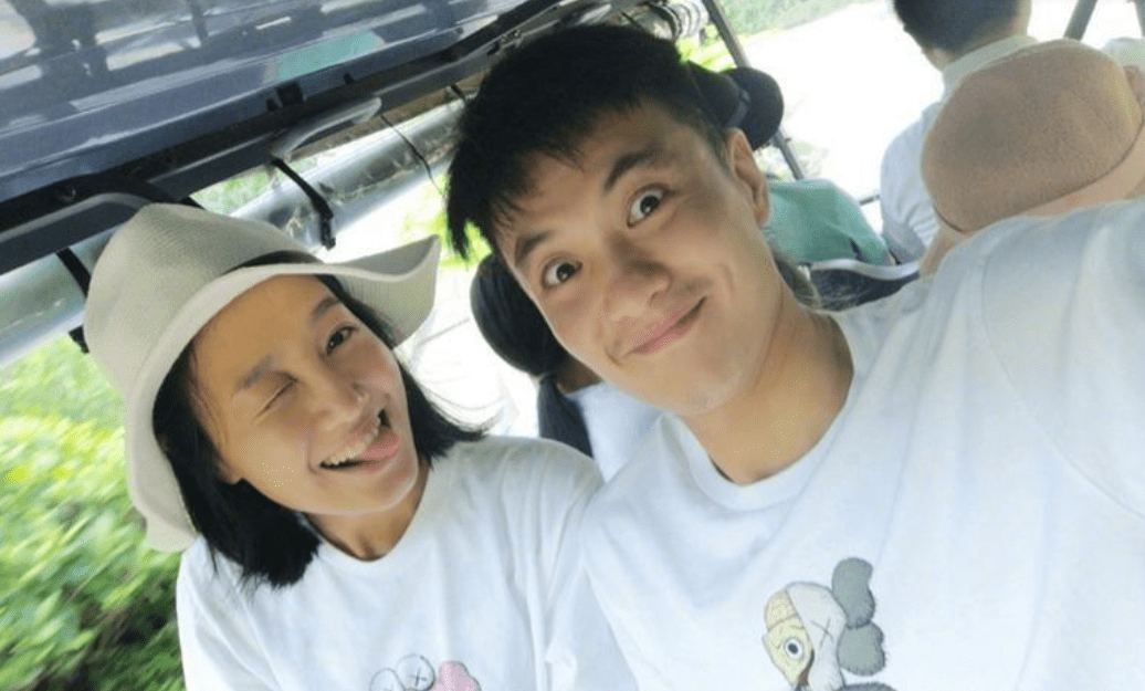 朱丹大方秀恩爱,和老公甜蜜相拥,重返舞台超自信!_周一围_生活_中年