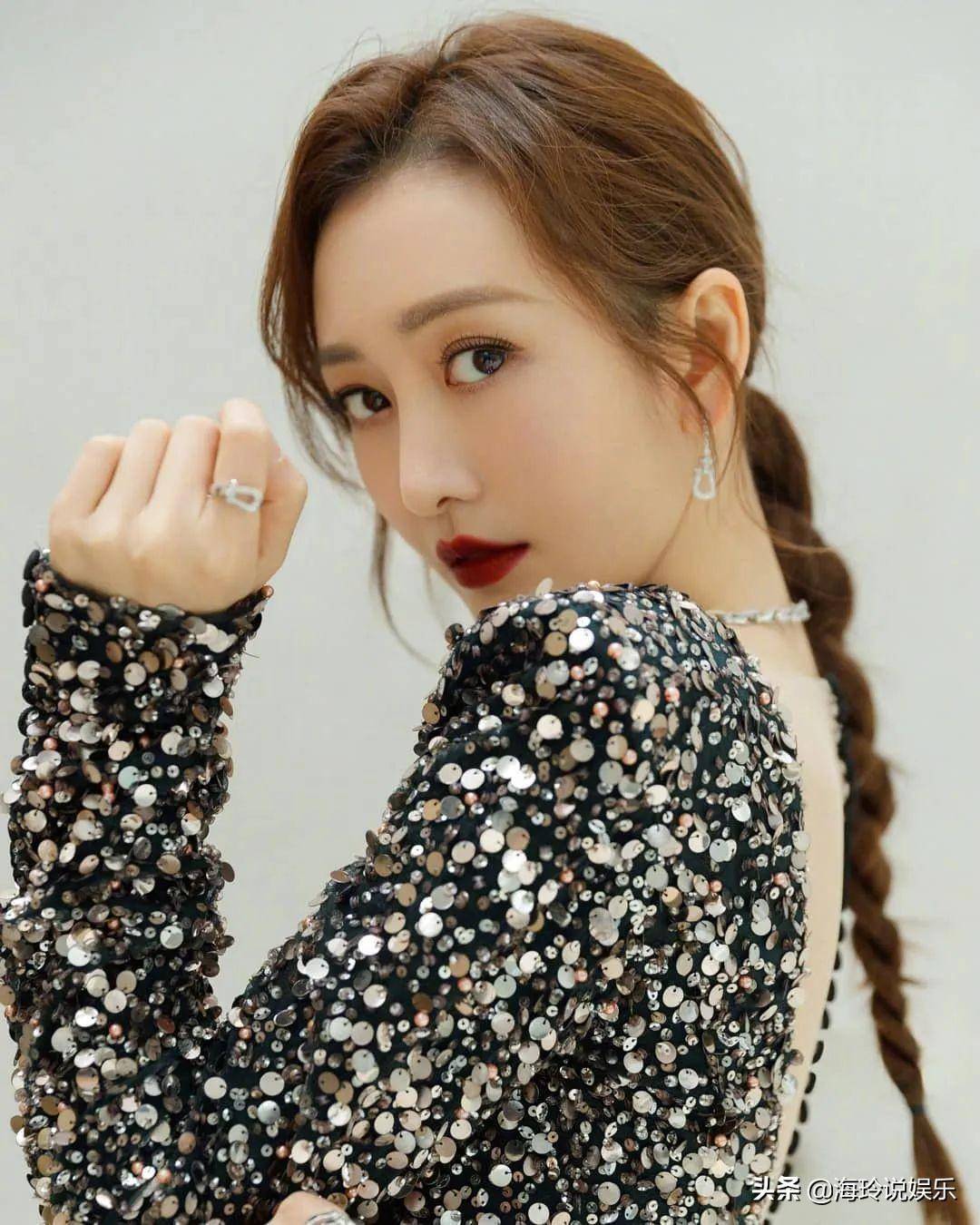 王鸥,对生活和事业充满"野心"的御姐范女神_发展_演艺_人生