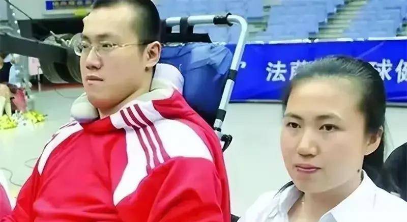 汤淼意外瘫痪16年,母亲改嫁妻子再婚,试管女儿六岁了_汤焱_周苏红