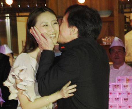 成龙的"御用女主"林鹏,新剧演绎缉毒警察,卧底生活惊心动魄_东北_奥运