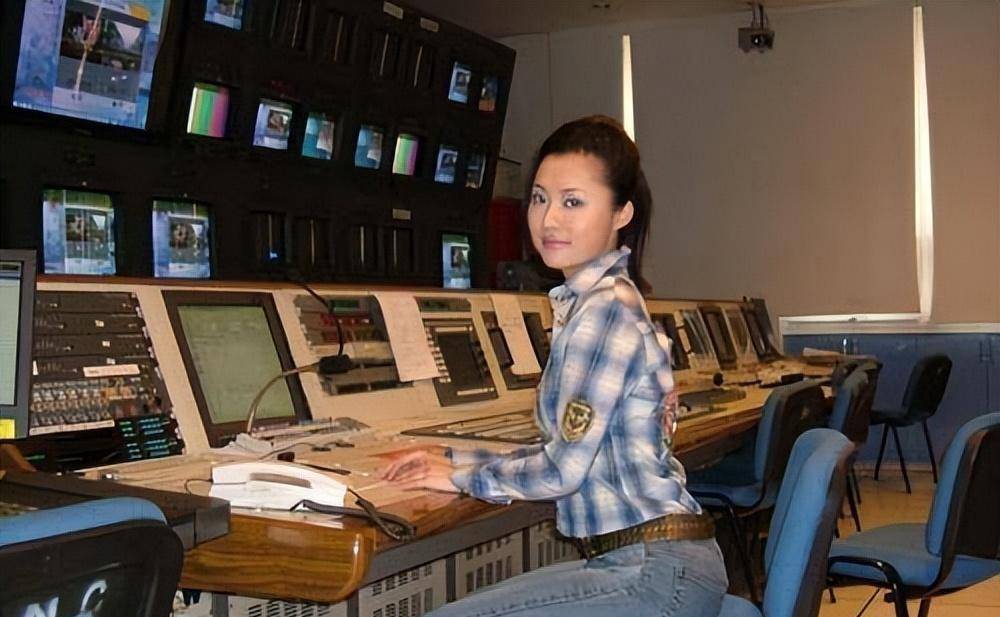 她是央视最穷酸的主持人,工作22年不涨工资,43岁才凑够首付买房_紫凝