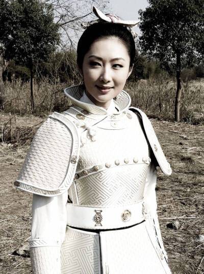 她是隋唐第一女将,杀罗士信擒程咬金,却在新婚之夜死于丈夫之手_新月