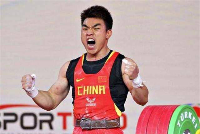 举重天才廖辉:4次打破世界纪录,奥运会前无故被换,愤怒退役_成绩_项目