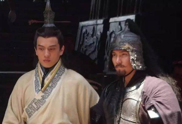 扶苏和嬴政的争执首先就是密诏戳中了扶苏的死穴,李斯作为秦国丞相事