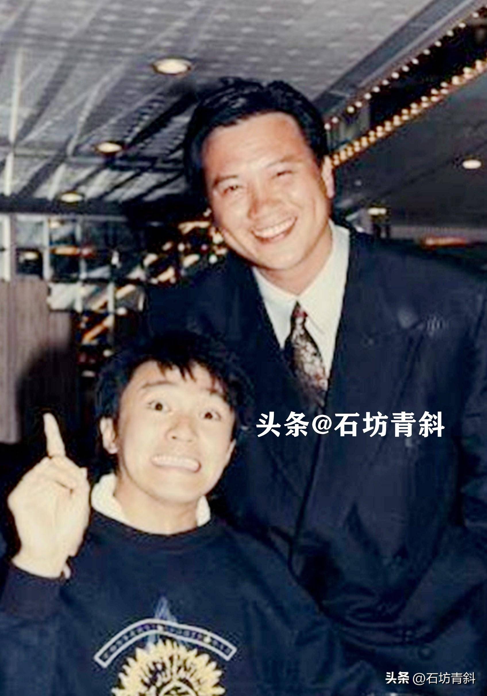 万梓良和周星驰万梓良1987年在与无线电视台约满后,再次把工作重心